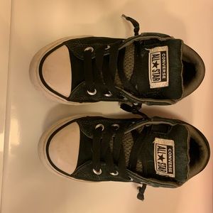 Kids converse